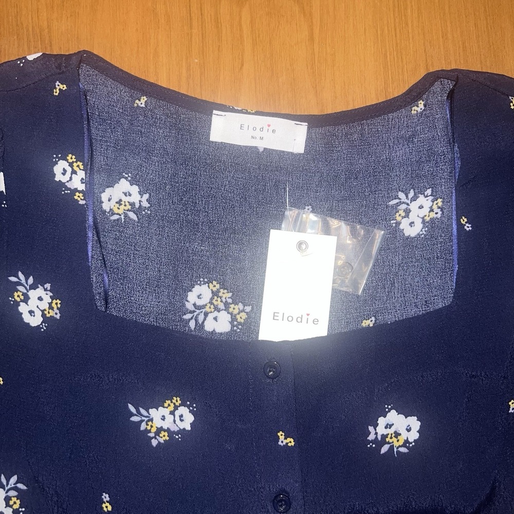 NEW Elodie Women's Size M Navy Blue Floral Puff Sleeve Shirt From Anthropologie - Picture 3 of 8